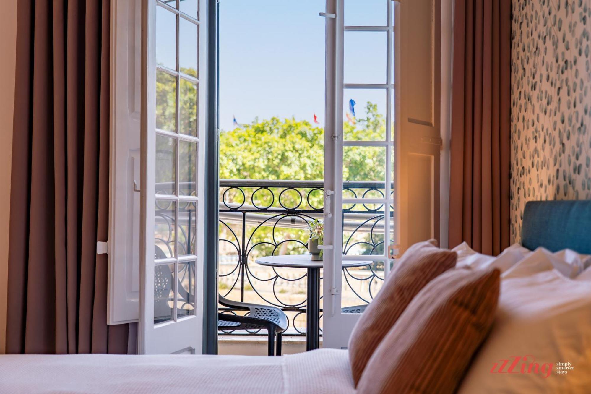בירגו Yolanda Boutique Suites By Zzzing מראה חיצוני תמונה